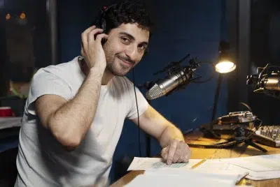 Créer un podcast vidéo : Le guide pratique pour réussir le vôtre en 2025